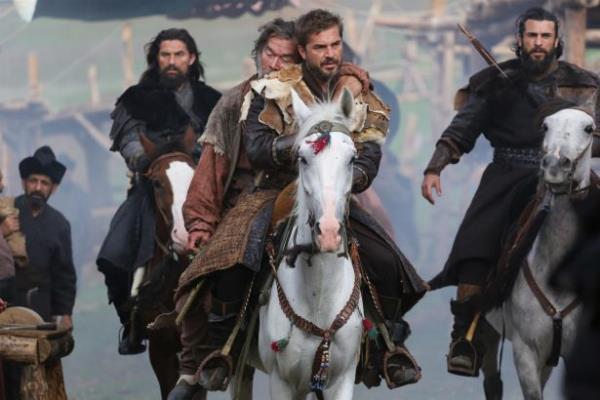 Dirili Erturul'da Erturul Gazi'yi Engin Altan Dzyatan canlandryor.