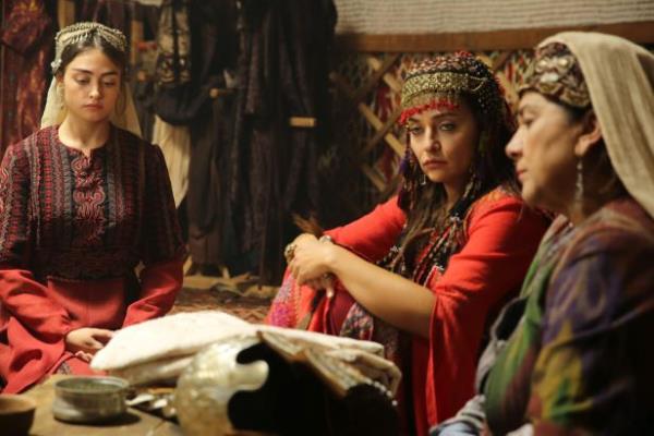 Dirili Erturul'da Halime Hatun'u ekranlarn yeni ve gzel yzlerinden Esra Bilgi canlandryor.