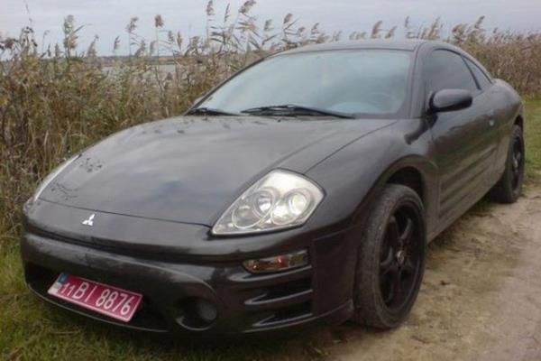 Ukrayna'da bir kii Mitsubishi marka otomobilini Lamborghini Aventador'a dntrd.