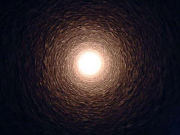 lmden geri dnmede, hastann kalbi tekrar altrldktan sonra nasl tedavi edildii ve hipoterminin ardndan bedenin nasl stldnn da byk nem tadnn altn izen Becker,