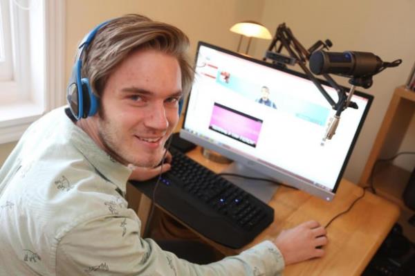 YouTube zerinden en ok gelir eden isim olan sveli Felix Kjellberg, ykledii videolar sayesinde ylda 4 milyon dolar kazand. Kjellberg, 33 milyondan fazla abonesi olan PewDiePie isimli Youtube hesabndan genelde video oyunlar yorumu yapyor.