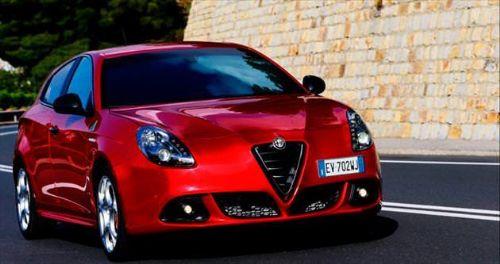 <p><b>Alfa Romeo'da 3 taksit frsat</b></p>  Tofa ats altndaki Alfa Romeo, Giulietta modeli iin sunduu avantajl kampanyasna devam ediyor. Ko Fiat Kredi'nin desteiyle yrtlen kampanyada, Alfa Romeo Giulietta 3 eit taksitte deme ve 4 bin TL takas indirimi frsatyla otomobil tutkunlarnn beenisine sunuluyor. Alfa Romeo mterileri, yeni Giulietta iin 2014, 2015 ve 2016'nn Aralk aylarnda denecek 25 bin 365 TL'lik 3 eit taksitli cazip deme frsatndan yararlanyor.   <p>Alfa Romeo Giulietta, 67 bin 300 TL'den balayan fiyatlarla sata sunuluyor. Alfa Romeo, kk snftaki iddial modeli MiTo da 56 bin 525 TL'den balayan fiyatlarla mterileriyle buluurken, 2014, 2015 ve 2016'nn Aralk aylarnda denecek 21 bin 215 TL'lik 3 eit taksitle de sahip olunabiliyor.</p>
