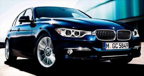 <p><b>BMW euro kurunu sabitledi</b></p>  Borusan Otomotiv, BMW markas iin euro kurunu 2.74 TL'ye sabitlerken, 2 Serisi Avctive Tourer ve M Aerodinamik paketli 320i'de zel fiyatlar sunuyor. 122 bin 500 TL'den balayan fiyatlarla ve 170 bg'lik 1.6 litrelik benzinli motorla sata sunulan 320i, 18 inlik jantlar, alkantara kaplamal spor koltuklar ve M Aerodinamik paketi ile zengin bir donanma sahip. 320i, M Sport paket ile de alnabiliyor. Ayrca 30'uncu yla zel snrl saydaki 320i M Joy Edition versiyonu da var. Markann yeni modeli BMW 2 Serisi Active Tourer ise, 98 bin 963 TL'den balayan fiyatlarla satlyor. 1.5 lt, 136 beygirlik 3 silindirli benzinli turbo motora ve 6 ileri otomatik anzmana sahip 218i Active Tourer, konfor, hacim ve sr keyif arayanlara hitap ediyor.