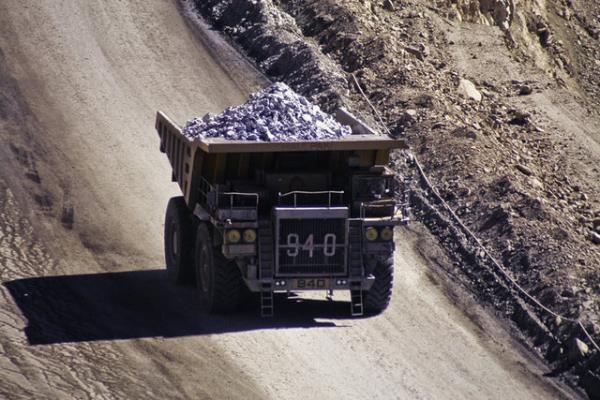 Madenlerde alan hafriyat kamyonlar ksa mesafe nakliye aralarndan.