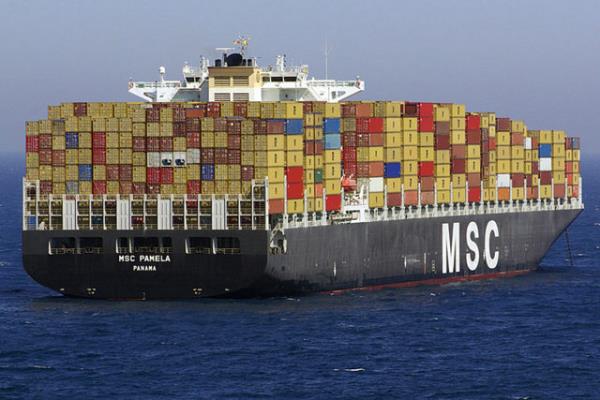 Sadece yakt da deil. Konteyner gemileri de dnyadaki retim merkezleri arasnda mekik dokuyor. in de retilen pili Amerika'ya...