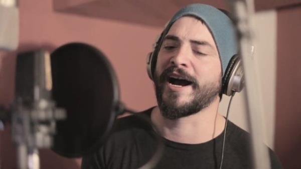 Sevilen oyuncu Ahmet Kural'n geen pazar Beikta ar'da senaristi Seluk Aydemir'in at mekanda Zilan Duru isimli oyuncuyla yaad kavgann ayrntlar ortaya kt.