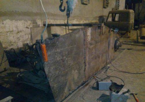 Kendisine paralar halinde gelen tank toplamay baaran Naumkin, tank tekrar eski haline dndrebilmek iin 1 yl urat.