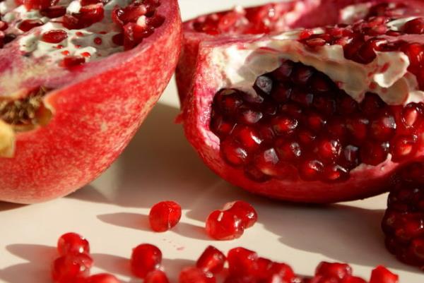 Ayrca narn kabuu, kaynam suda 10 dk bekletilip iildiinde ishale kar etkilidir, gargara yaplp tketildiinde ise boaz enfeksiyonlarna ve arya iyi gelir.