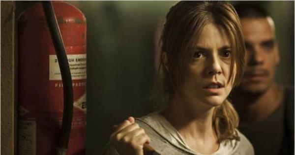 [REC] 2'de yaanan dehet verici anlarn birka saat sonrasnda balayan film, muhabir Angela Vidal'n zel bir tim tarafndan binadan kurtuluuyla aln yapyor. Zombi virsnn yayld ve esasl bir dehet evine dnen bu yerden kurtulan tek insan olan Angela, kurtarldktan sonra kendini okyanusta yer alan bir tankerin karantina blmnde bulur. Tanker bir nevi, insanlar mutasyona uratp eytans lm makinelerine eviren bu zombi virsnden kurtulabilen insanlarn buluma noktas olmutur.