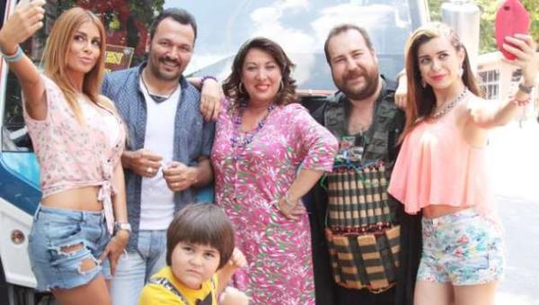 Sre Film'in yapmclnda hayata geen film ocukluundan bu yana otomobil tutkusu olan ve bir araba yars olmann hayalleriyle yaayan Yusuf'un hikayesini ele alyor. Ancak ans Yusuf'a glmez, gerek hayat, hayalleri konusunda pek de cmert davranmaz. imdilerde Ankara'da dolmu ofrl yapan Yusuf artk tam bir modifiye tutkunudur.