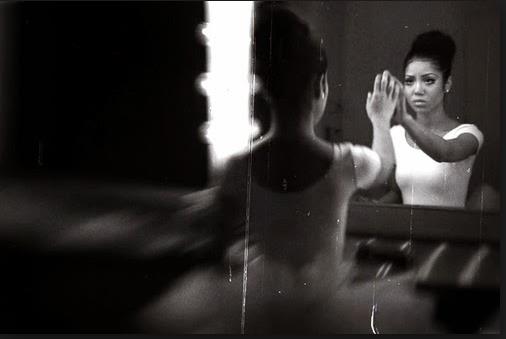 Geceleri aynaya baklmaz uursuzluktur.