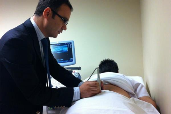 <p><b>Bel ft tehisi MR ile mi konur?</b></p>  Hayr. MR yumuak dokular ve dolaysyla diskleri, ftklar ve sinir kklerini ok detayl gsteren bir yntemdir. Ancak bel ft tehisi her zaman hastann yks ve klinik muayeneye dayal olarak konmaldr. MR ve benzeri grntleme yntemleri ancak hastann hikye ve muayenesini destekleyen bir ftk grntsnn varlnda anlaml kabul edilir.