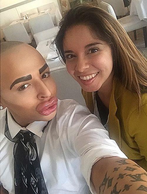 Jordan Kardashian'a benzeyebilmek i�in 50'den fazla estetik operasyon ge�irdi�ini s�yledi.