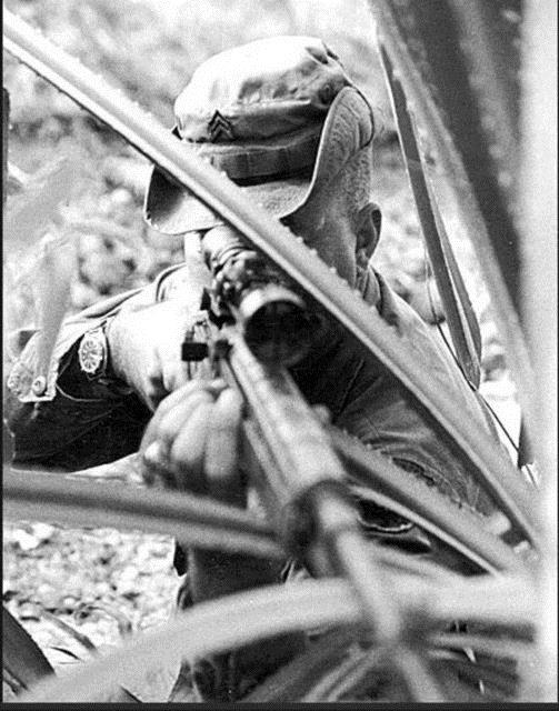 <br><b>8. Charles 'Chuck' Mawhinney</b></br>  103 kayda gemi lm ocukken avcla ilgi duyan Mawhinney 1967'de donanmaya katld.