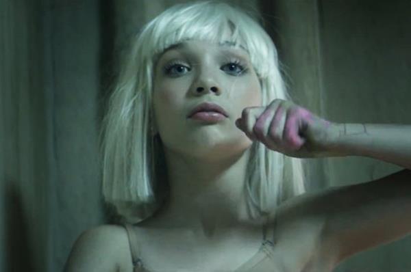 <br><b>Time'n seimine gre 2014'n en iyi 10 arks yle: </b></br>  10. "Chandelier" - Sia
