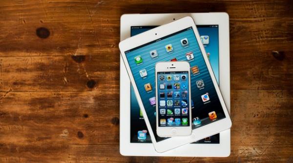 Apple rnlerinin yenilenmesinin kullanclar zerinde yorgunluk yarattn ifade eden Baars ''Apple'dan aldnz her rn imdiden modas gemi, a d kalm oluyor'' eklinde konutu.