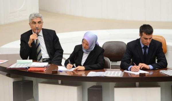 - Meclis'te ilk kez bartl stenograf grev ald.