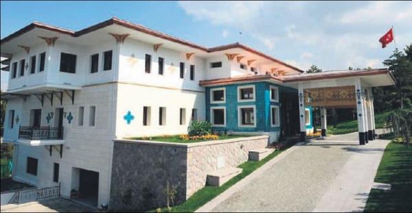 - Yeni konut kervanna Meclis Bakanl da katld. Bakanlk konutu yklarak yerine byk bir konut ina edildi.