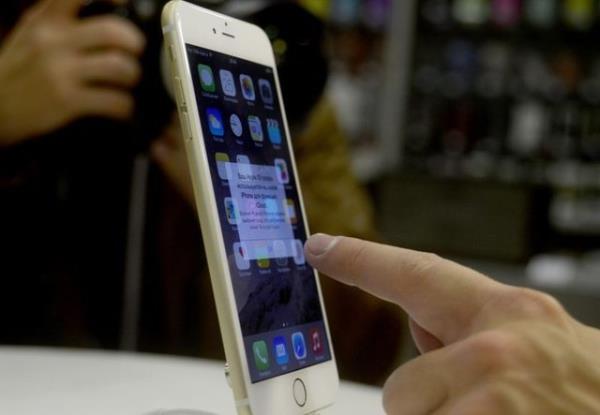 Tayvanl yetkililer ise teknoloji sitesi Techno Buffallo'ya yapt aklamada Apple'n yeni telefonlarnda ift RAM kullanacan ifade etti. Yetkililer bylelikle yeni telefonlarda 2 GB RAM, tabletlerde ise 4 GB RAM olacan kaydetti.