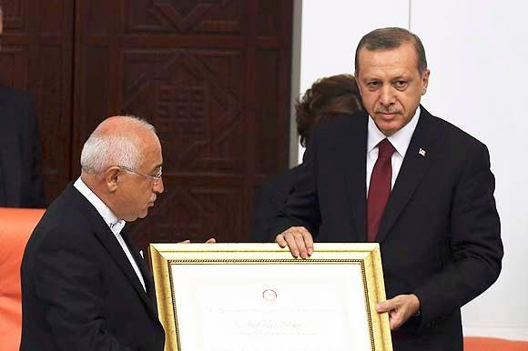 28 Austos ? Cumhurbakan Erdoan yemin ederek greve balad