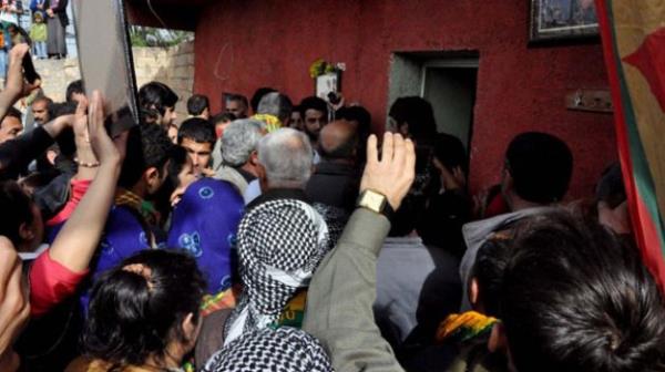 Abdullah calan'n doum gn iin Halfeti'nin merli kynde toplanan binlerce kii ilk kez doum gn pastas kesti.