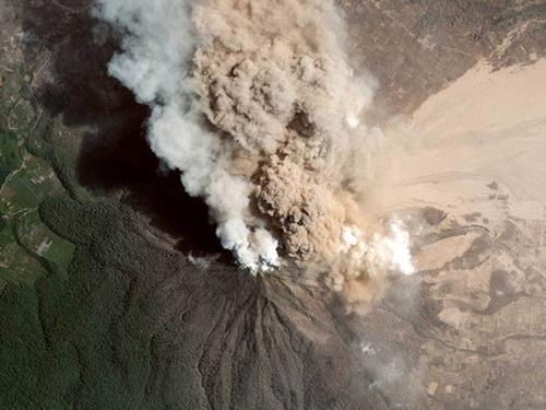 Sinabung Da'ndaki volkanik hareketler, Endonezya, 23 Ocak 2014