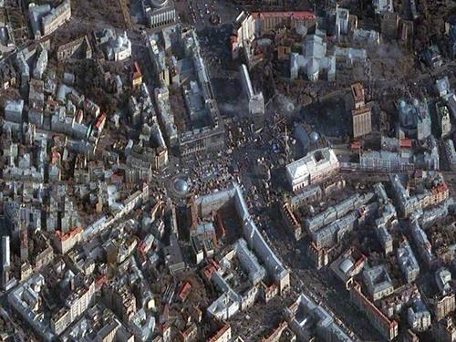 Ayn zamanda insanolunun yaratt ekonomik rnlerin ve yaplan uzaydan grnleri de yarmada sralanan fotoraflar arasnda. Yarmada oy kullanmak isterseniz, 18 Aralk'a kadar Digital Globe'un web sayfasndan oy verebilirsiniz.