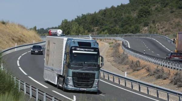 <p>Motorlu Tatlar Vergisi Kamyonet, kamyon (1-6 ya) -1.500 kg'a kadar </p>    2014: 579 TL   <br>2015: 638 TL </br>