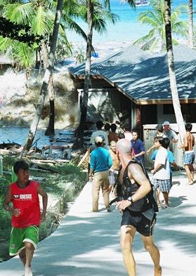 Tayland'da tsunami dalgalar