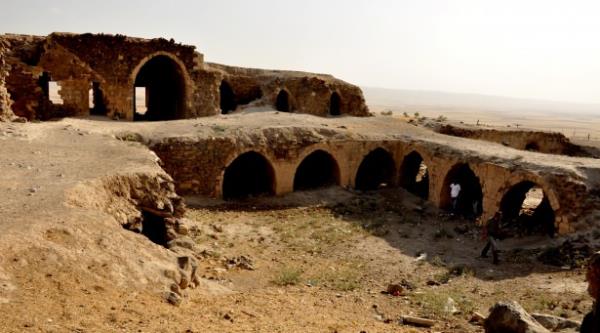 Mor Kiryakus Manastr  - Batman