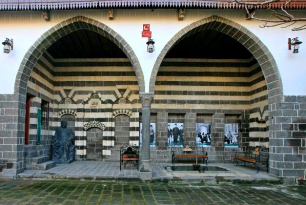 Ahmed Arif Mzesi - Diyarbakr