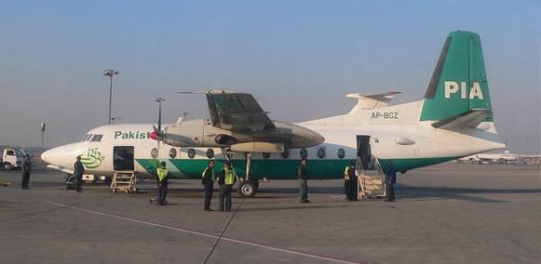 <p><b>7. Pakistan Uluslararas Havayollar Uu 404 - 25 Austos 1989:</b></p>  Pakistan Uluslararas Havayollar`na ait 54 kii tayan Fokker F-27 Tipi uak lkenin kuzeyinde bulunan Gilgit`ten bakent slamabad`a gitmek zere yerele saate gre 07.36`da havaland. Pilot 08.50`de kuleye rutin radyo sinyalini gnderdi, bu uaktan alnan son sinyaldi. Bu sinyal alndnda uan Himalayalar`n en yksek tepelerinden biri olan Nanga Parbat yaknlarnda olduu ve uan aniden ykselen bir kayaya arparak paraland tahmin edildi. Pakistan ordusu 4 gn boyunca 8 bin metre ykseklikte ua arad ancak uan en kk bir parasna dahi rastlanmad.