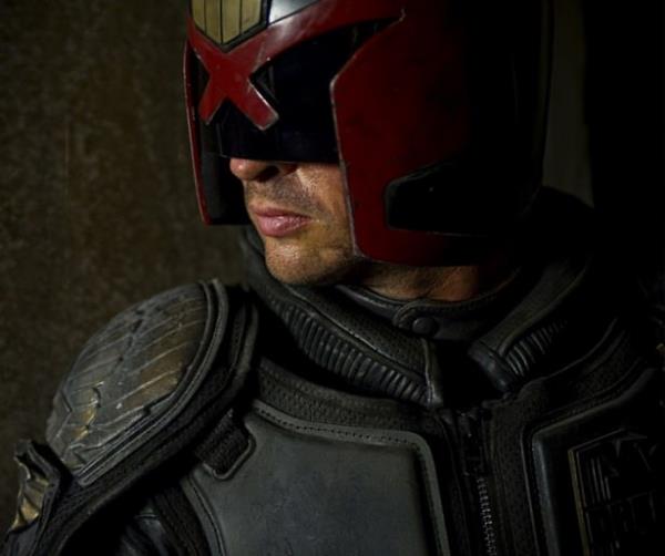 <br><b>JUDGE DREDD</b></br>  Aktr: Karl Urban  <br>Film: Dredd (2012)</br>