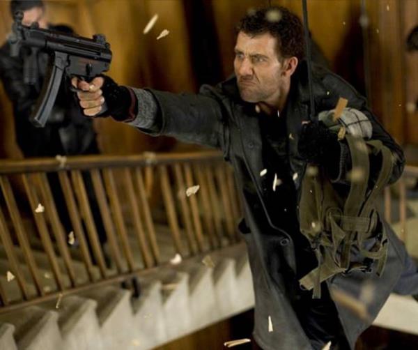 <br><b>SMITH</b></br>  Aktr: Clive Owen  <br>Film: Shoot 'Em Up (2007)</br>