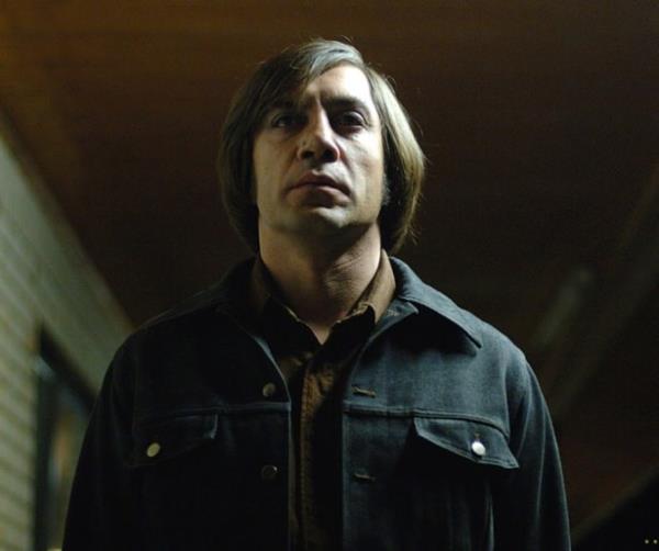 <br><b>ANTON CHIGURH</b></br>  Aktr: Javier Bardem  <br>Film: No Country For Old Men (2007)</br>