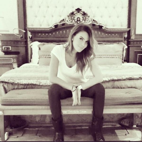 <br>ZLEM YILDIZ </br>  Yeni yl yeni sayfa uzerne saglk ,mutluluk ,huzur ,bereket ve ask yazsn ...