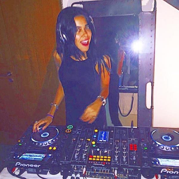 <br>ASENA ERKN </br>  Bu sene yeni bir cebin olsun alsn arayan hep o olsun yeni mesajlarn gzel olsun ilerinde glen yzler olsun dilerim yeni ylda yeni bir sen tanrsn dilerm bu ocakta senin yln balasn