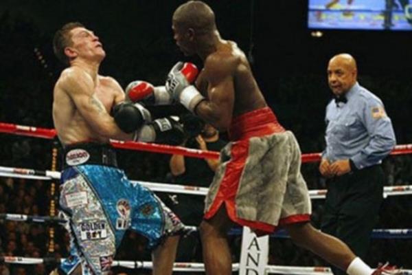 Boks dnyann en zor sporlarndan biridir... Yumruk yemenin yannda byk felaketleri de insana yaatabilir... te bu tehlikeli sporun msabakalarndan enteresan kareler...