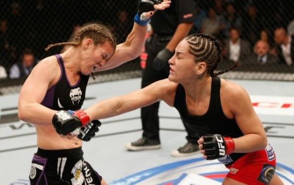 Leslie Smith'in ma srasnda ald darbe sonras neredeyse kula kopuyordu.