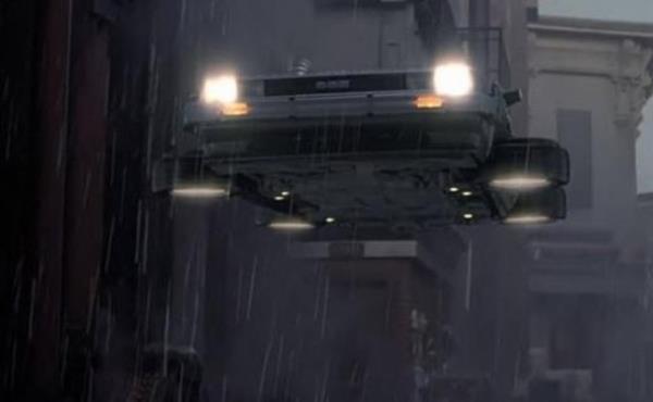 Ne bekliyorduk? Filmde 2015 ylnda her yer uan arabayla doluydu.