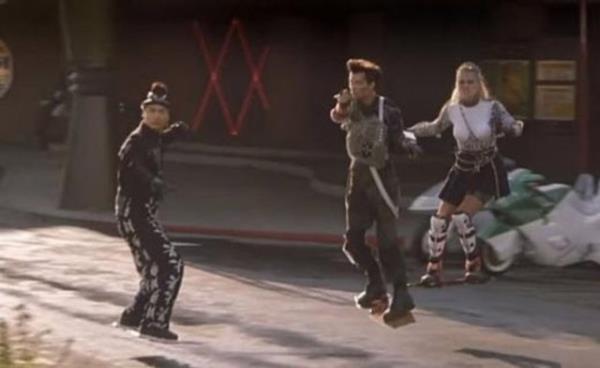 Ne bekliyorduk ? Filmde gelecekte Hoverboard denilen uan kaykaylar dikkat ekiyordu.