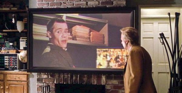 Bilim kurgu ile komediyi birletiren filmin ana karakterlerinden "Marty McFly", meslektalar ile grntl grme yapyordu. 1989 iin olduka ftristik olan bu durum 2000'li yllara geldiimizde hayatmzn sradan bir paras haline geldi.