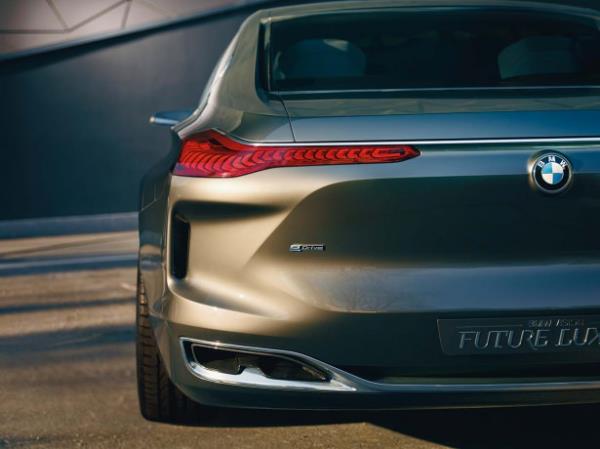 Model V6, V8, V12 turbo motorlarla birlikte 2.0 litre benzinli ve dizel motorlarla da gelecek. Hangi versiyonlara entegre edilecei bir soru iareti olsa da, plug-in hibrit bir versiyonunun da olaca biliniyor.