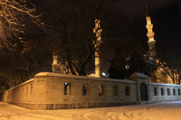 Amacna ulamt Mimarba. Sesi, yzlerce metrekarelik mekann her kesine, en iyi ekilde yaymay baarmt. Kanuni'de, Sinan'n niyetini anlam, ustasn hemen balamt.