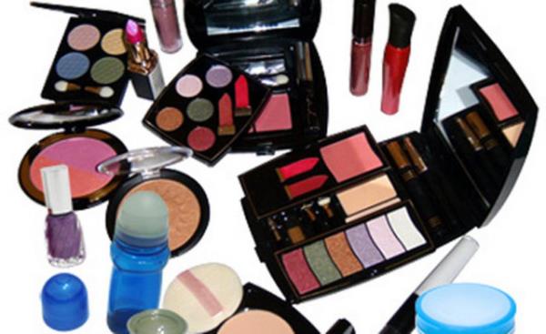 Trkiye la ve Tbbi Cihaz Kurumu Denetim Hizmetleri Daire Bakanl tarafndan 2013 ylnn ilk alt aynda yaplan denetimlerde insan salna zararl kozmetik rnler ve gvensiz tbbi cihazlar belirlendi.