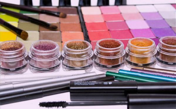 Teknik dzenlemeye aykr olan tbbi cihazlarda, rne ilikin hibir belge ve CE gibi uluslararas kabul gren sertifikalarn olmamas gereke gsterildi. Bakanlk, tbbi cihaz kategorisindeki bu rnlere 208 bin 068 lira para cezas verdi.