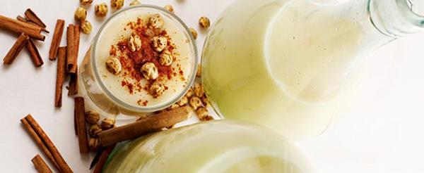 erdii laktik asit nedeniyle barsak florasn dzenleyici role sahiptir. Mide bezlerinin faaliyetlerini olumlu ynde etkiler.  B kompleksi vitaminleri ierdiinden beslenmede nemli role sahiptir.