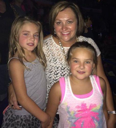 Cuma gn ABD'nin Kentucky eyaletinde ormana den uakta 5 kii yer alyordu.