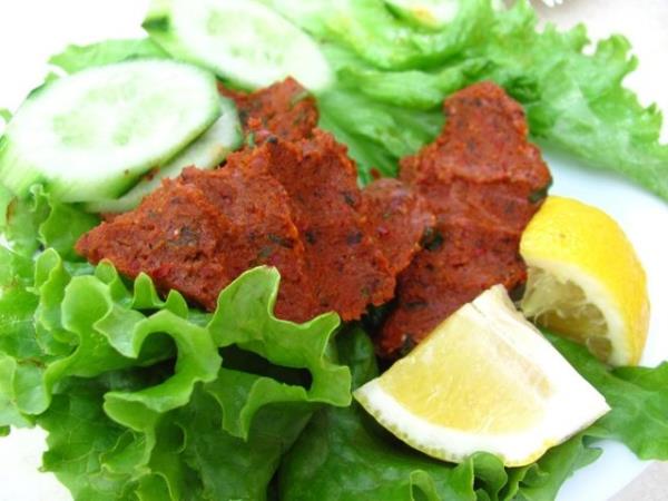 Fast food ve i kftecilerde verilen uzun sre bekletilmi yeil sebzeler,