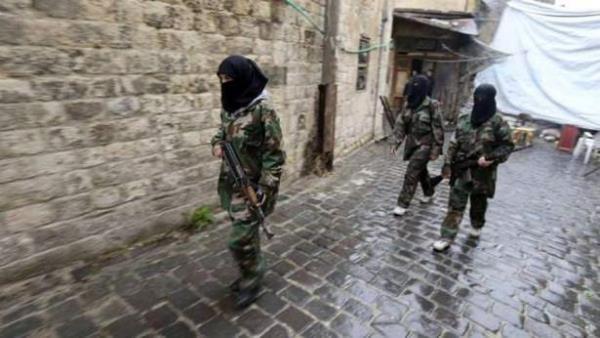 <br><b>Esad'n ordusuna kar Aye Ana Tugay</b></br>  Suriye'deki i savata kocalarn ve ocuklarn kaybeden kadnlar, Esad rejimine kar savamak iin yeni bir silahl birlik kurdu. Suriye'nin ikinci byk kenti Halep'te zgr Suriye Ordusu'na destek vermek iin savaan silahl kadnlar kendilerini "Aye Ana Tugay" olarak nitelendiriyor.